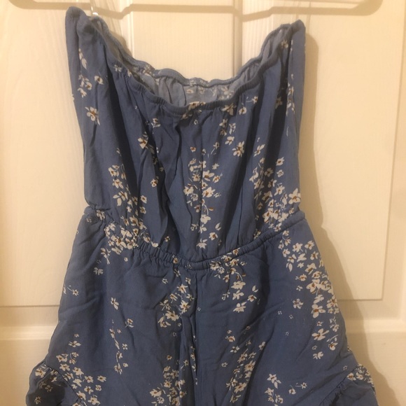 L.A hearts Floral romper - Picture 3 of 3